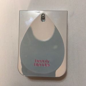 New Beauty Blender in shade 3.70 W/O